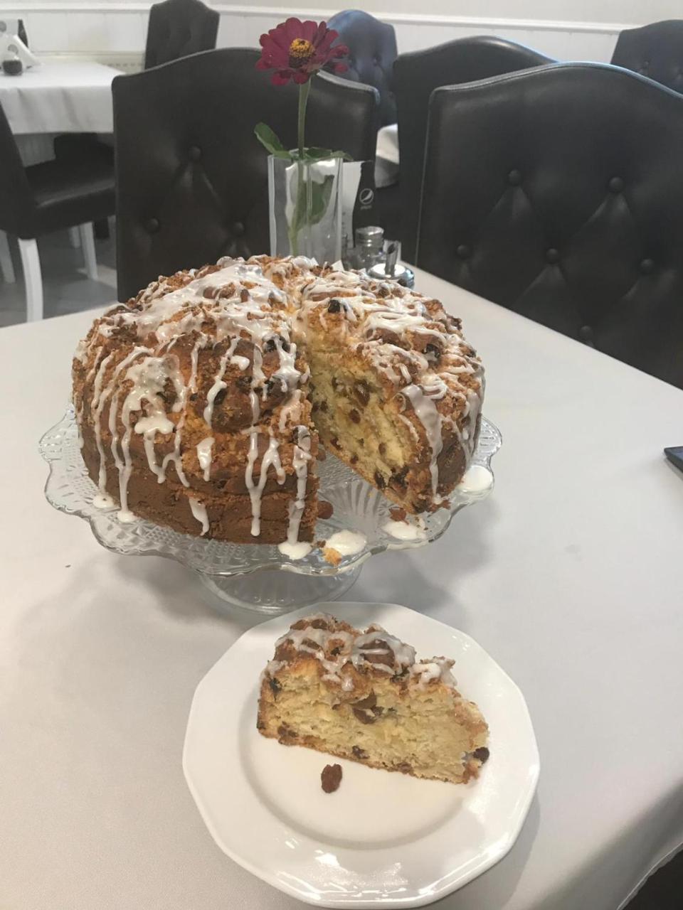 Dom Goscinny Bialy Dworek Człuchów Kültér fotó